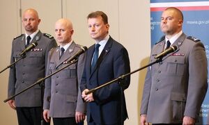 Minister Mariusz Błaszczak nagrodził policjantów za akcje we Wrocławiu i Warszawie