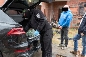 policjanci w trakcie realizacji
