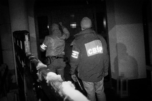 funkcjonariusze w trakcie działań