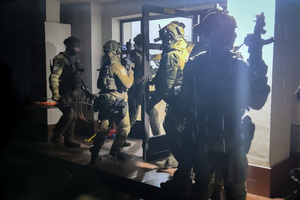 funkcjonariusze w trakcie działań