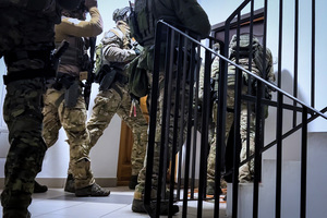 funkcjonariusze w trakcie działań