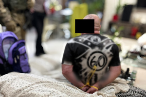 policjanci i zatrzymany