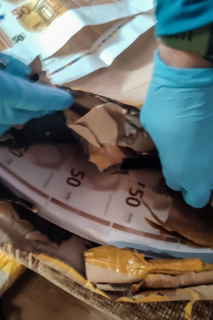 przejęte fałszywe euro i zatrzymana osoba