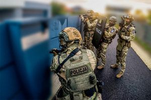 policjanci w trakcie realizacji