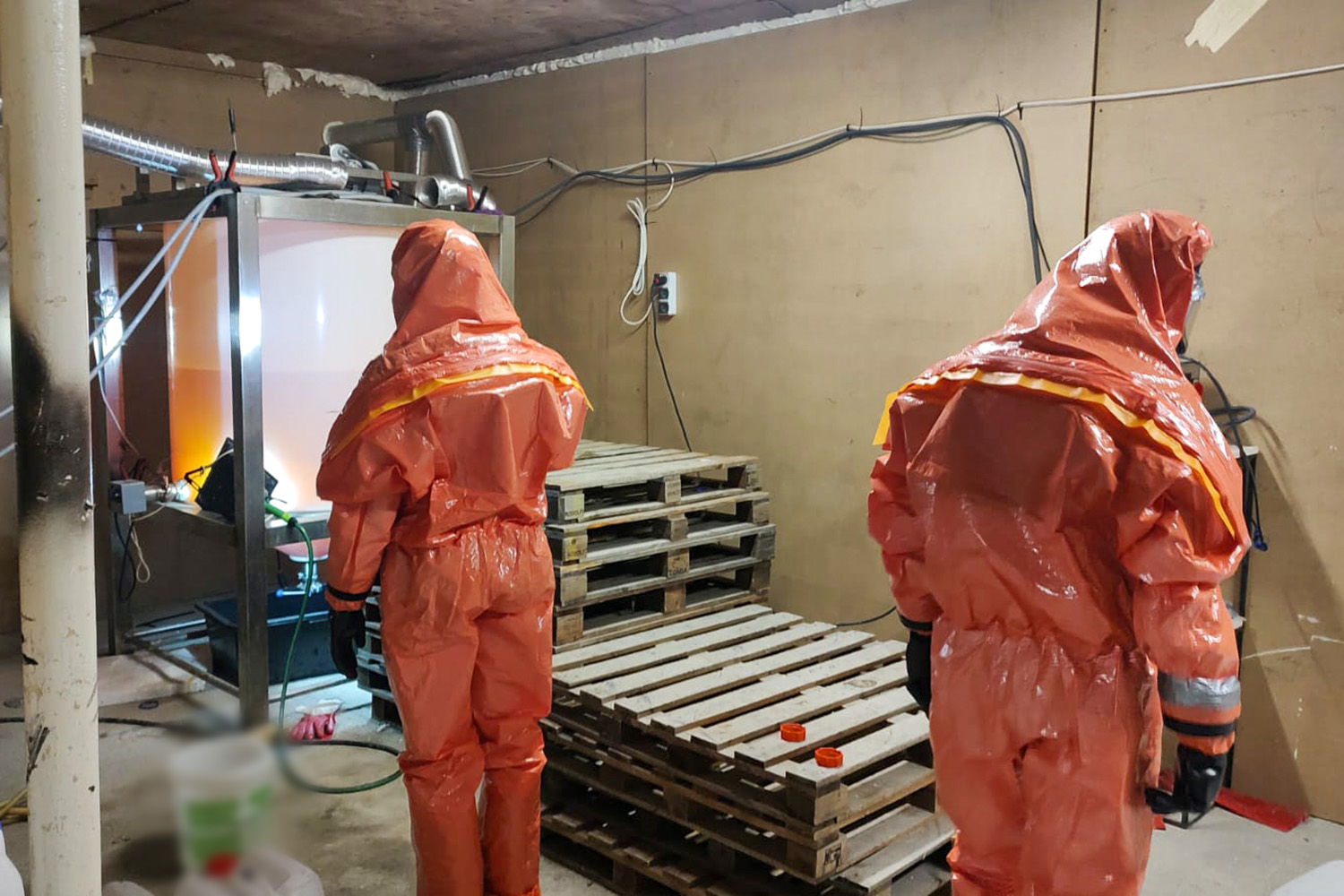 CBŚP zlikwidowało laboratorium narkotykowe. Zabezpieczono ponad 800 kilogramów klefedronu