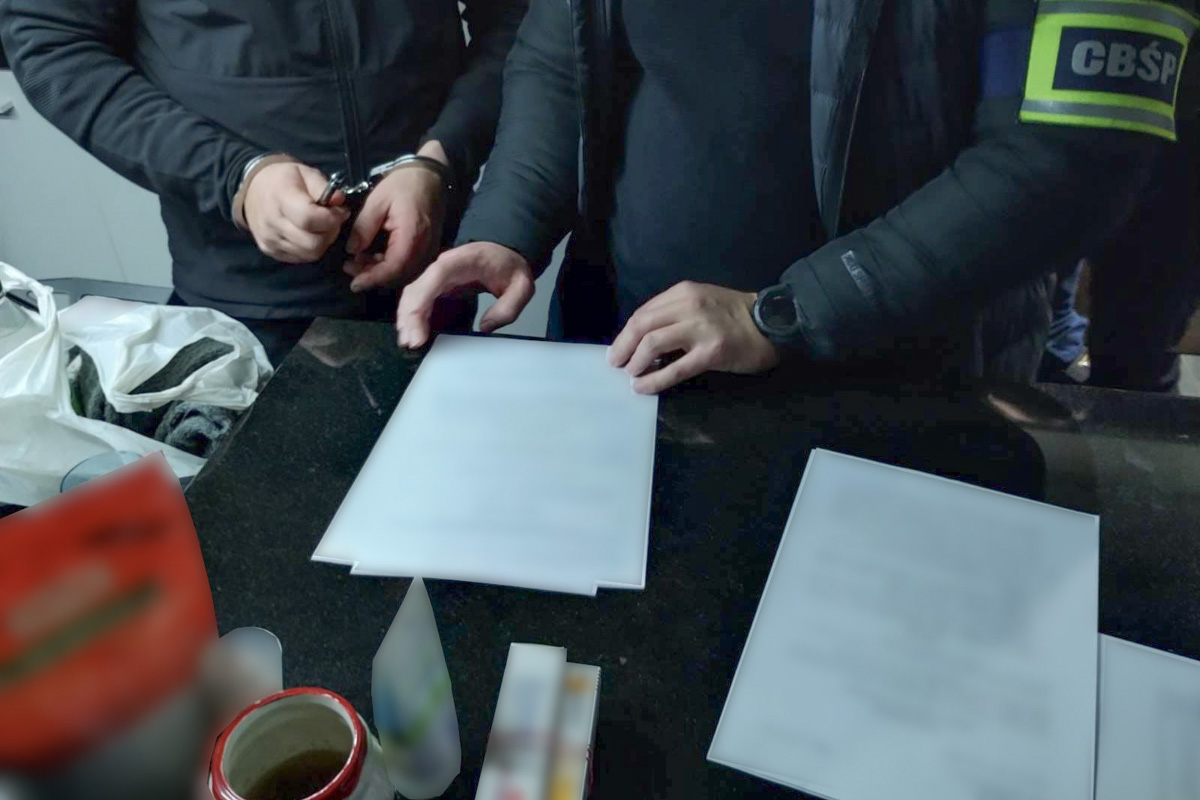 Zatrzymania w sprawie zorganizowanej grupy przestępczej zajmującej się nielegalnym obrotem paliwami