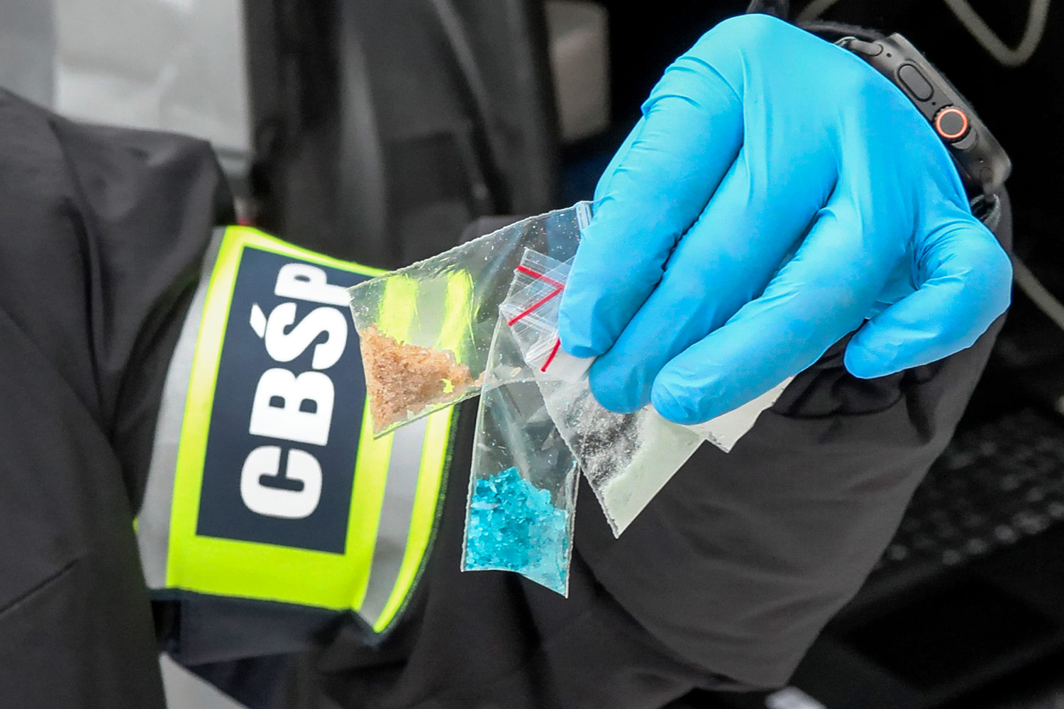 CBŚP i Policja Ukrainy rozbiły międzynarodową siatkę producentów narkotyków syntetycznych