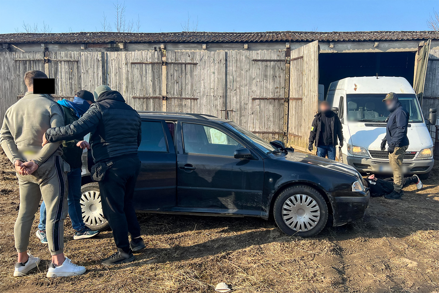 Służby zlikwidowały nielegalną krajalnię tytoniu