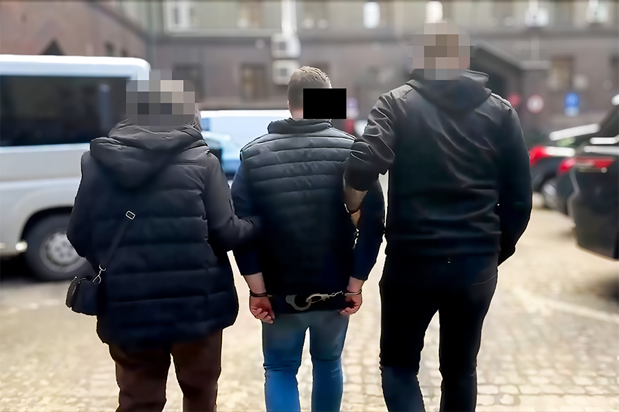 Zatrzymania osób poszukiwanych czerwoną notą Interpolu – skuteczne działania CBŚP