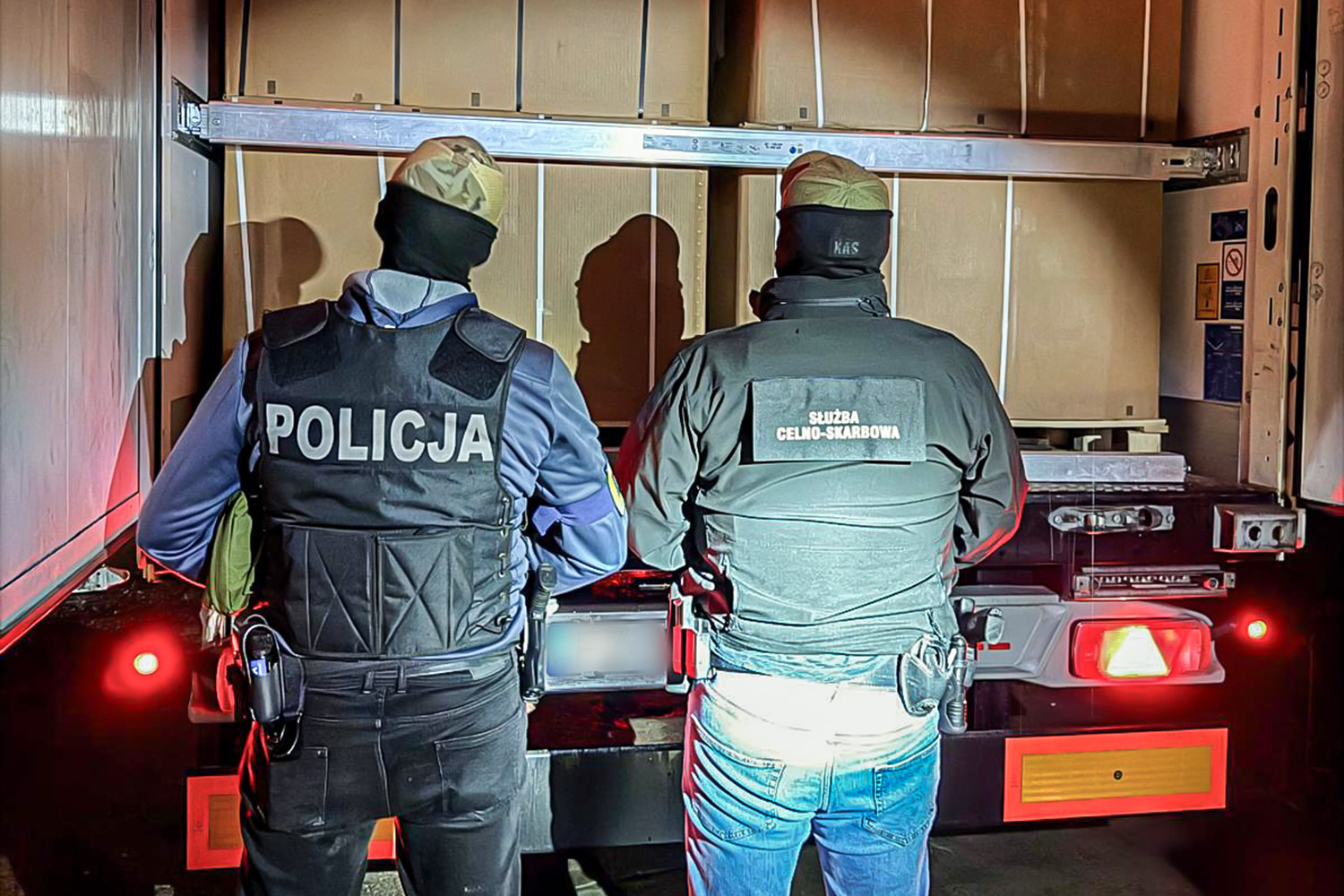 Ponad 15 ton nielegalnego tytoniu zabezpieczone podczas wspólnej akcji służb