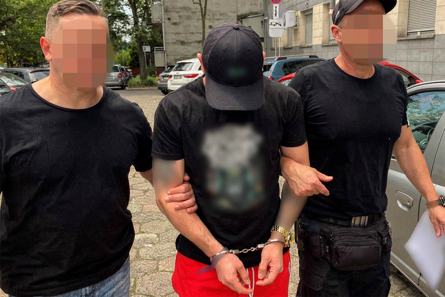 CBŚP rozbiło „rodzinny” gang przemytników narkotyków. 12 osób z zarzutami